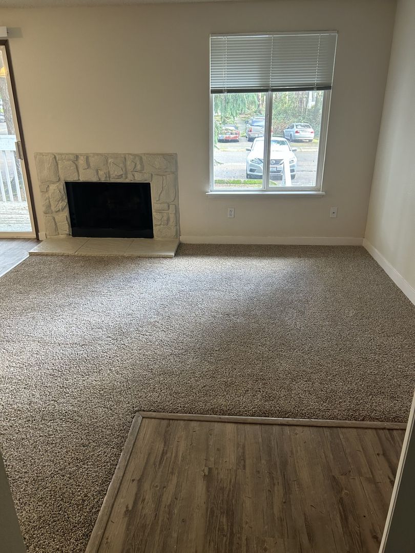 Federal Way Apartment: 34011 First Circle S.