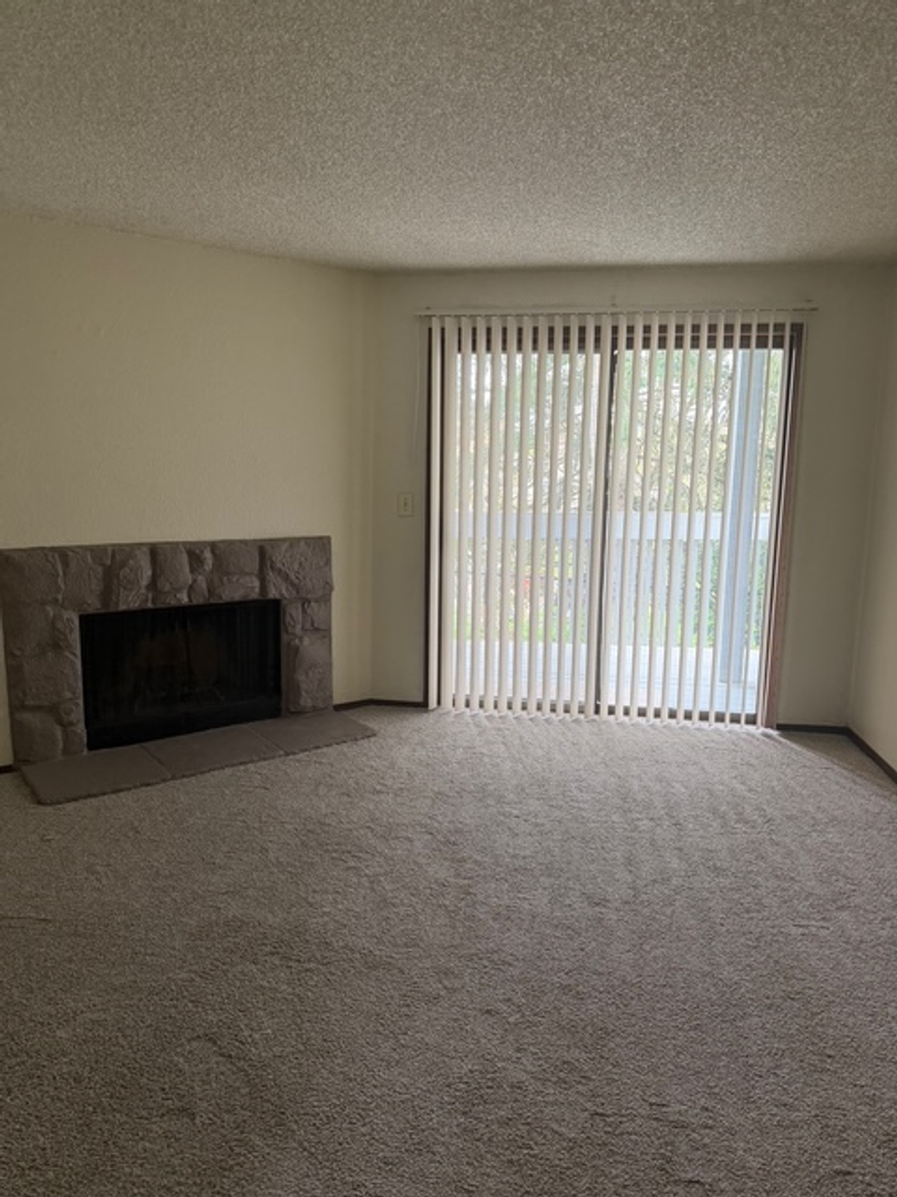 Federal Way Apartment: 122 S. 339th Circle