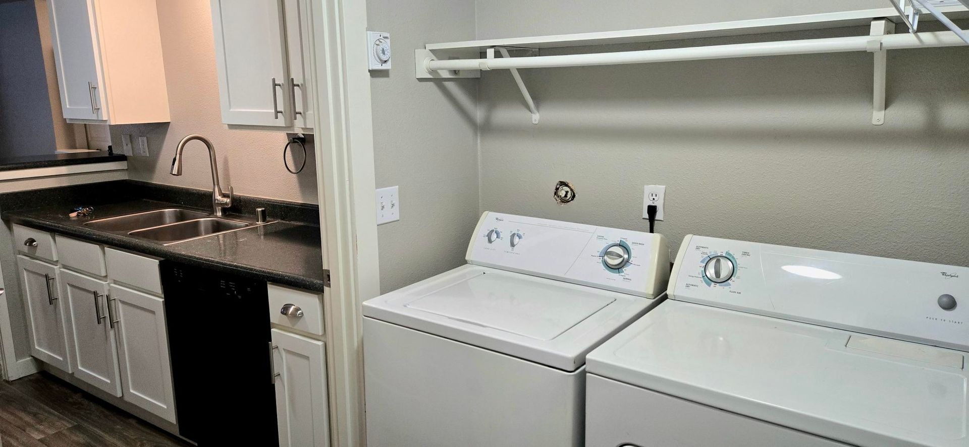 Puyallup Apartment: 215 23rd Ave SW