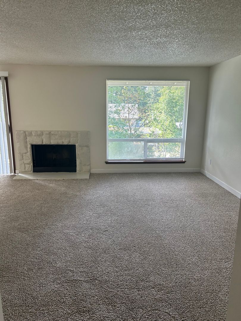 Federal Way Apartment: 33731 First Place S