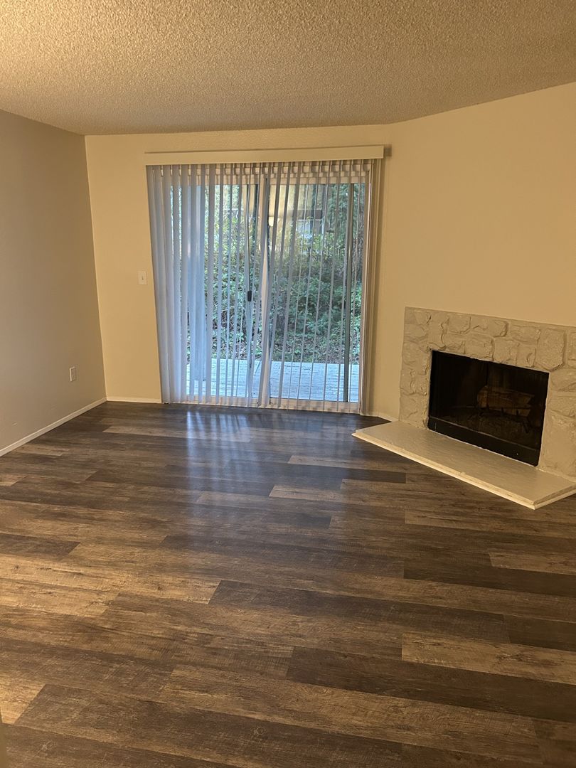 Federal Way Apartment: 23 South 338th Place