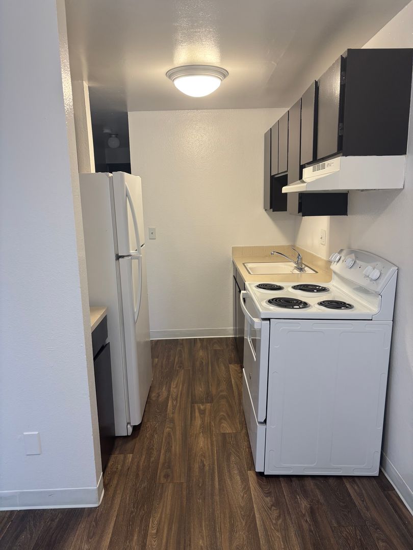 Burien Apartment: 1020 SW 126th St