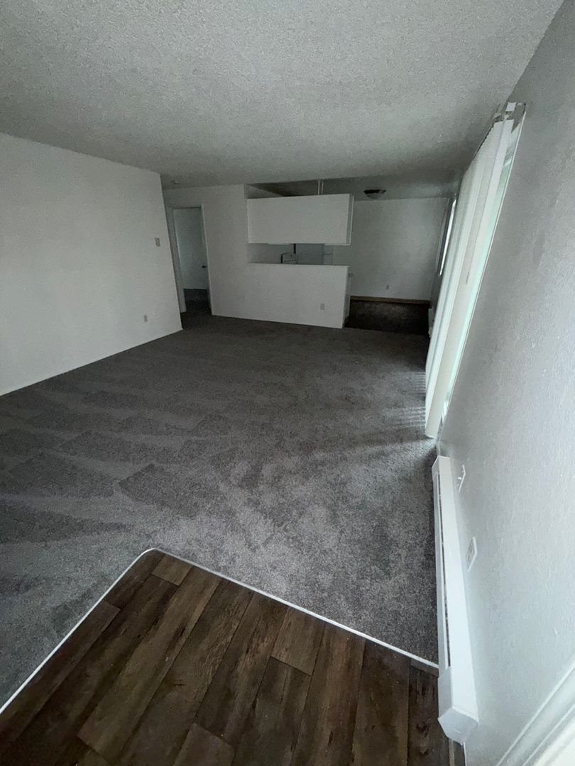 Tukwila Apartment: 3445 S 144th St