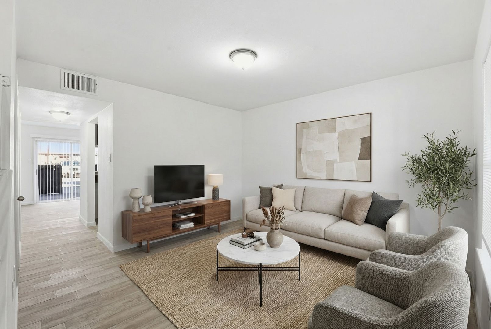 Houston Apartment: 1521 Sherwood Forest