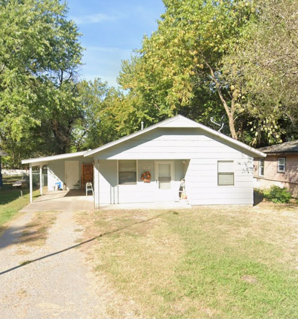 Pryor House: 316.5 N Whitaker St