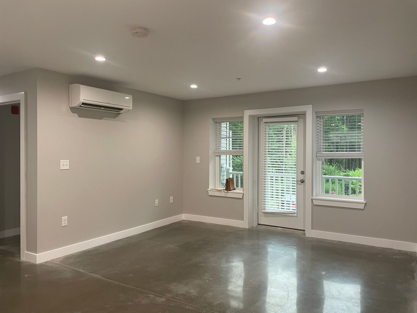FITCHBURG Apartment: 579 South St