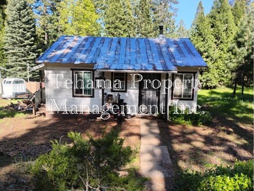 Charming 2 bedroom 1 bath Cabin in Shingletown
