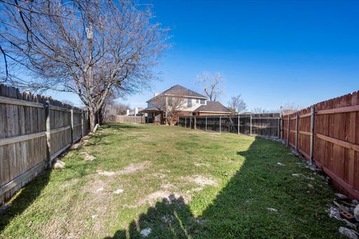 16 Atlantic Avenue, Midlothian, TX 76065