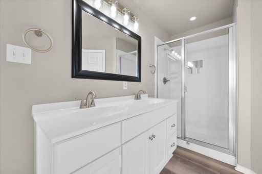 16 Atlantic Avenue, Midlothian, TX 76065