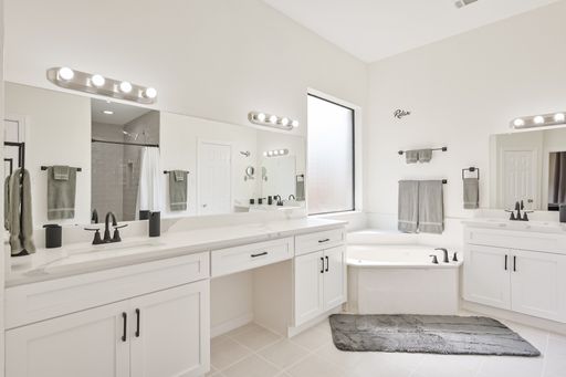 2735 Water Oak Drive, Grand Prairie, TX 75052