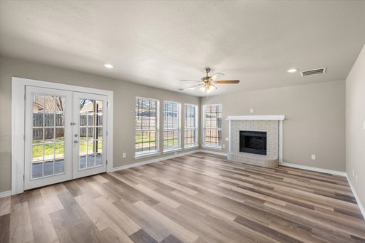 16 Atlantic Avenue, Midlothian, TX 76065