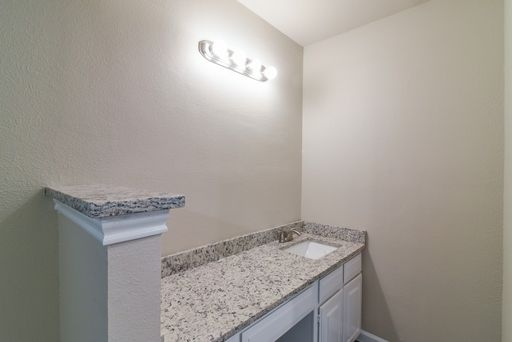 1808 Overbrook Dr, Arlington, TX 76014