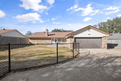 2001 San Jacinto Dr, Arlington, TX 76012