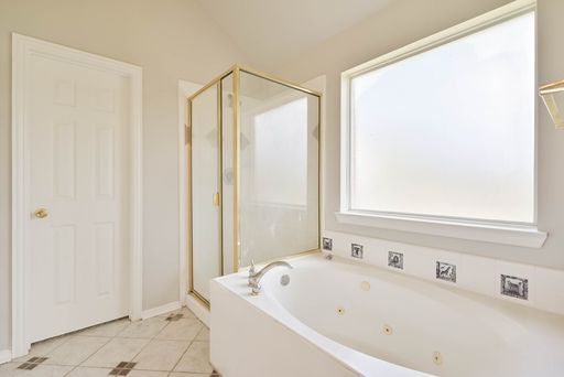 4 Blue Meadow Court, Mansfield, TX 76063