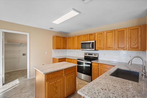 1049 Triple Crown Drive, Fort Worth, TX 76179