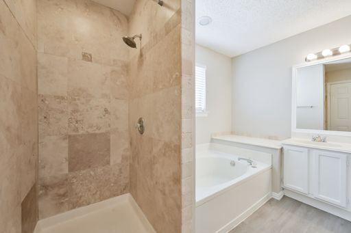 1521 Stratford Dr, Mansfield, TX 76063