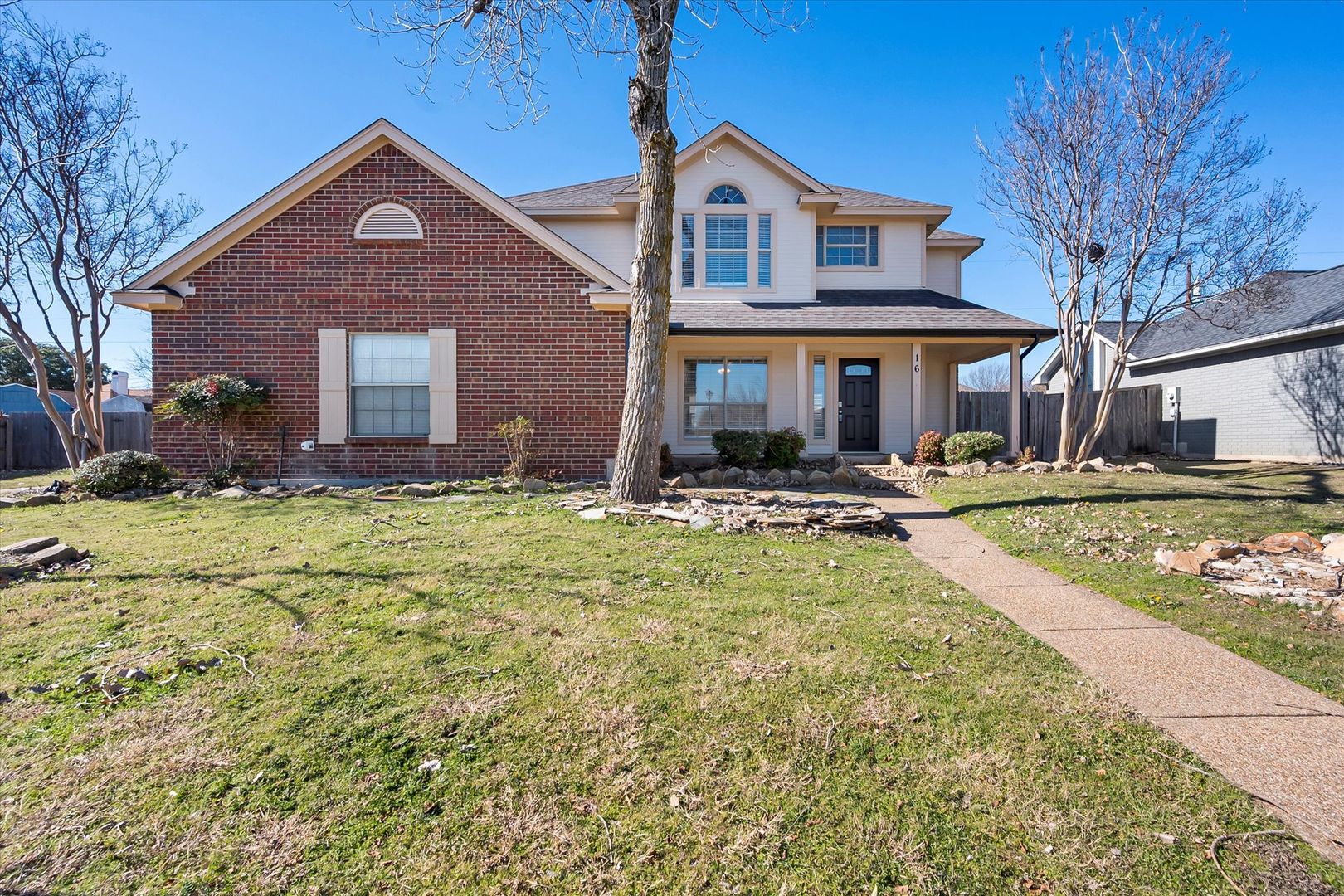 Midlothian House: 16 Atlantic Avenue