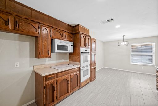 2001 San Jacinto Dr, Arlington, TX 76012