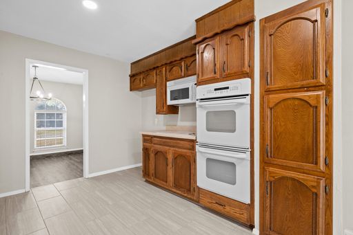 2001 San Jacinto Dr, Arlington, TX 76012