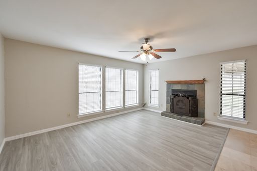 1521 Stratford Dr, Mansfield, TX 76063