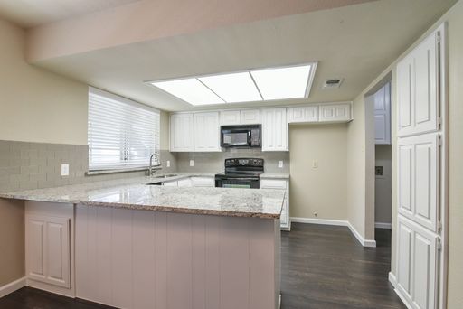 1808 Overbrook Dr, Arlington, TX 76014