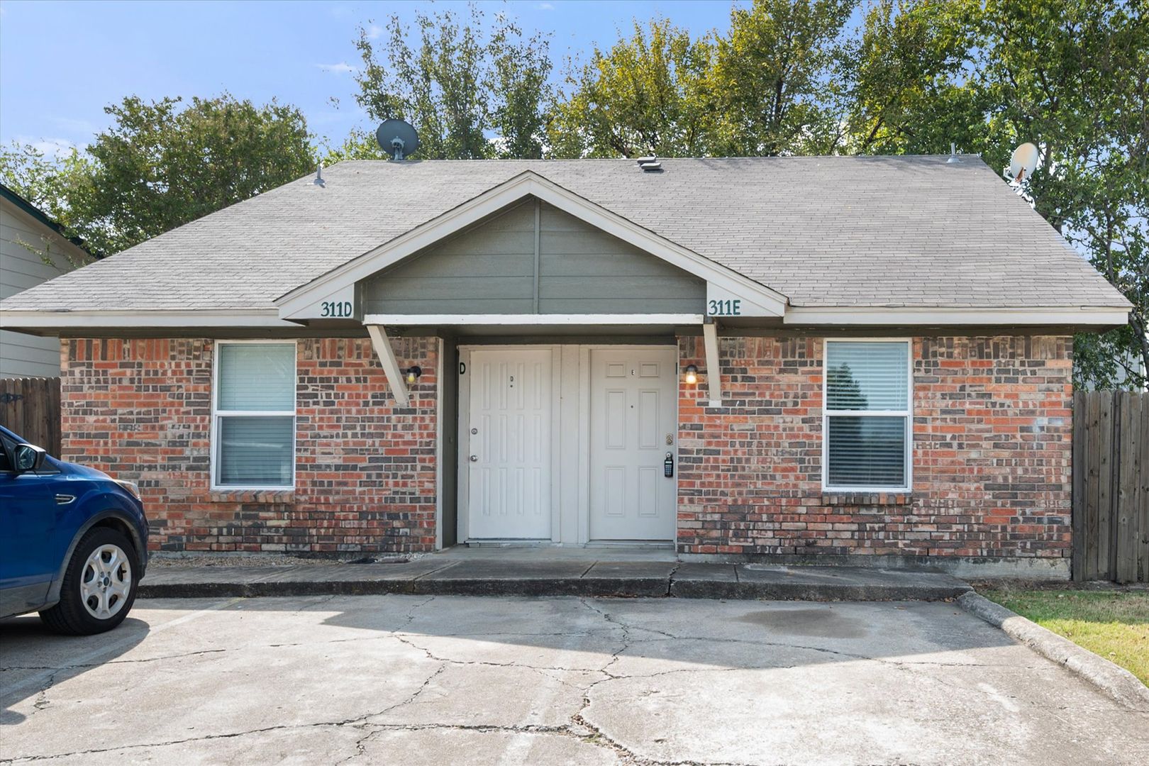 Mansfield Apartment: 311 Kings Way Drive