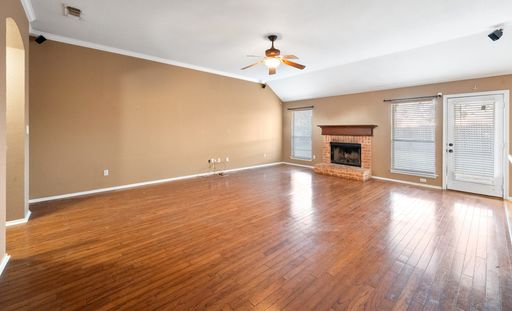 309 Shane Ln, Burleson, TX 76028