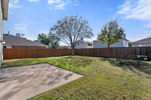 1049 Triple Crown Drive, Fort Worth, TX 76179