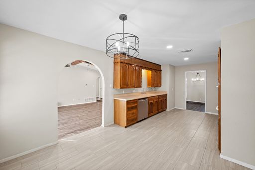 2001 San Jacinto Dr, Arlington, TX 76012