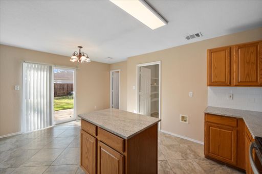 1049 Triple Crown Drive, Fort Worth, TX 76179