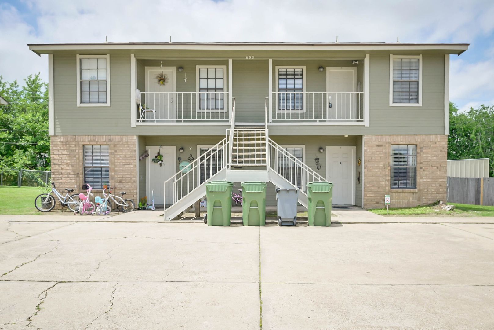 Mansfield Apartment: 608 Kings Way Dr