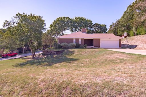 1231 Bow Creek Drive, Duncanville, TX 75116