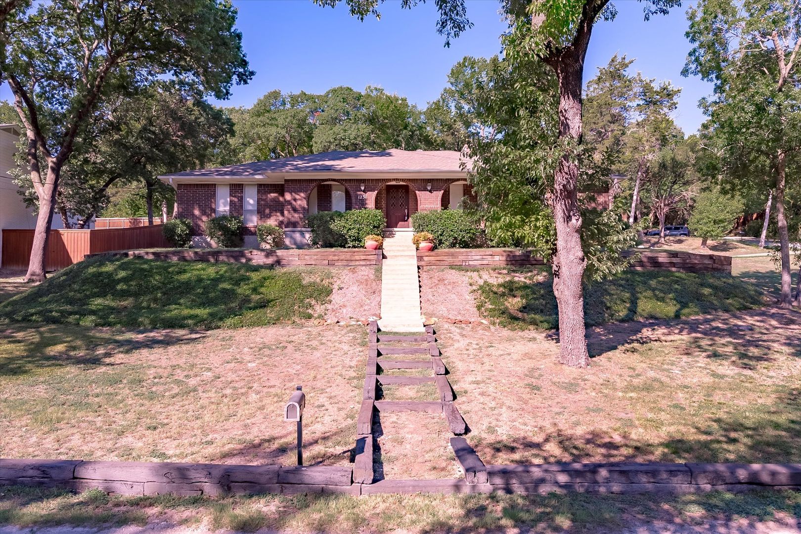 Duncanville House: 1231 Bow Creek Drive