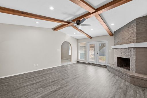 2001 San Jacinto Dr, Arlington, TX 76012