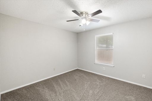1217 Hidden Creek Dr, Mansfield, TX 76063