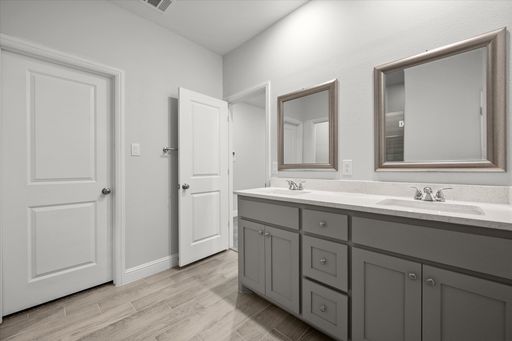 2355 Spring Park Blvd, Arlington, TX 76016