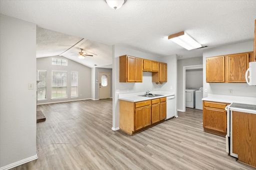 1217 Hidden Creek Dr, Mansfield, TX 76063