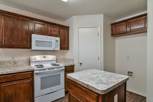 307 Stell Ave., Mansfield, TX 76063