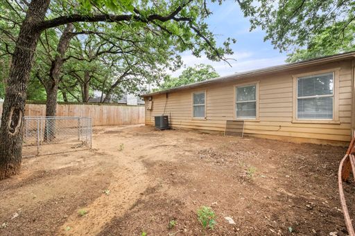1217 Hidden Creek Dr, Mansfield, TX 76063
