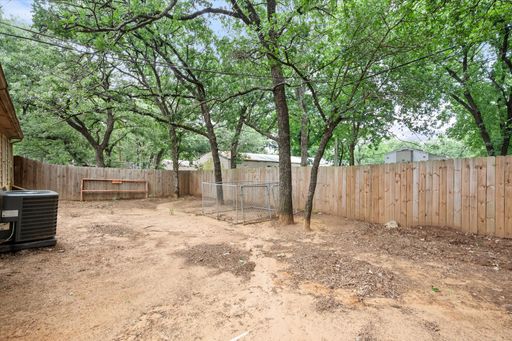 1217 Hidden Creek Dr, Mansfield, TX 76063