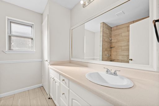 2001 San Jacinto Dr, Arlington, TX 76012