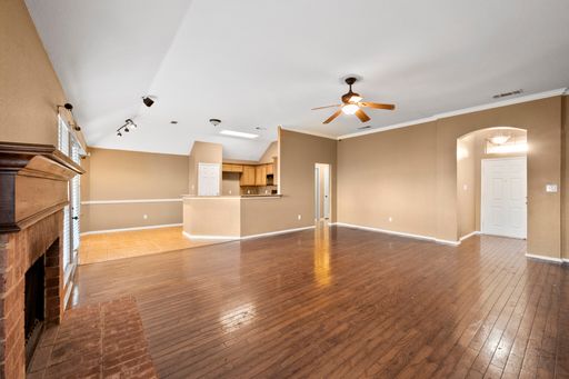 309 Shane Ln, Burleson, TX 76028