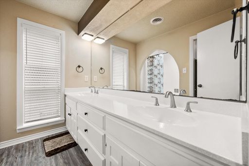 1231 Bow Creek Drive, Duncanville, TX 75116