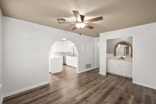 1231 Bow Creek Drive, Duncanville, TX 75116