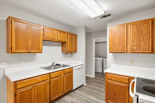 1217 Hidden Creek Dr, Mansfield, TX 76063
