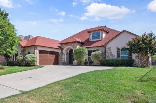 Gorgeous Pond View Mansfield Home – photo 1