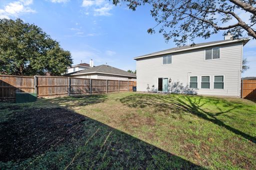 1049 Triple Crown Drive, Fort Worth, TX 76179