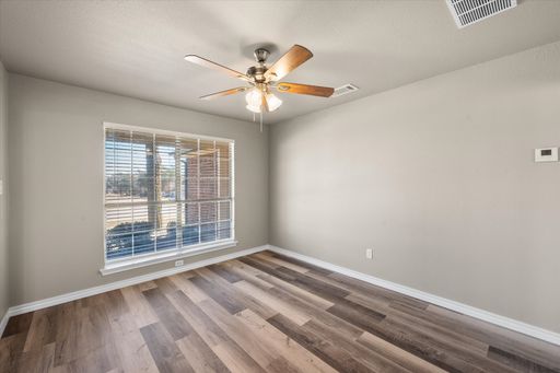 16 Atlantic Avenue, Midlothian, TX 76065