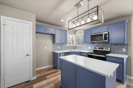 16 Atlantic Avenue, Midlothian, TX 76065