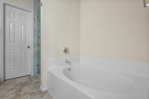 1049 Triple Crown Drive, Fort Worth, TX 76179